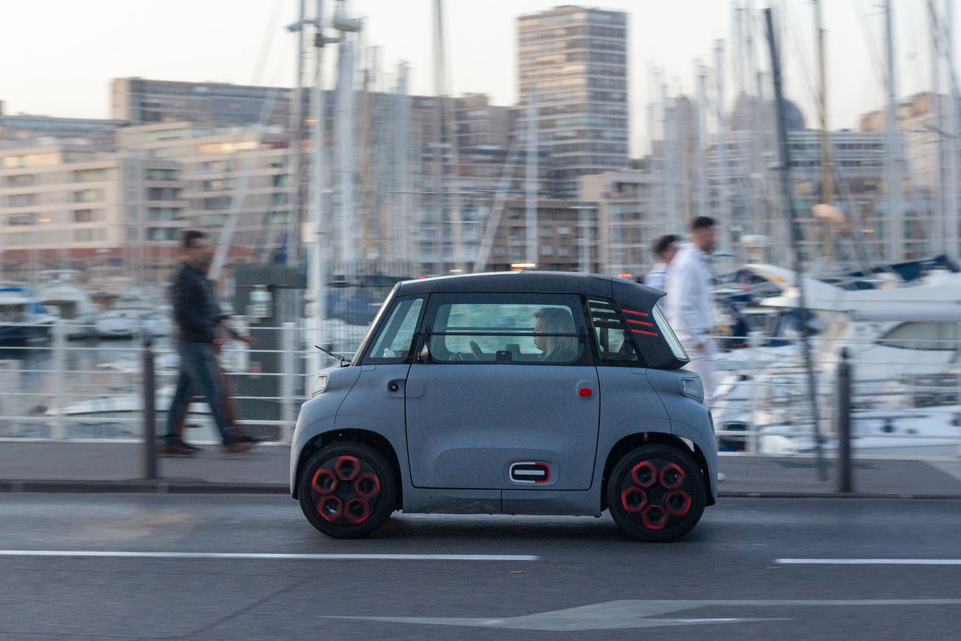 300 000 voiturettes sans permis : l’alerte d’un député rural face à un risque croissant pour les jeunes