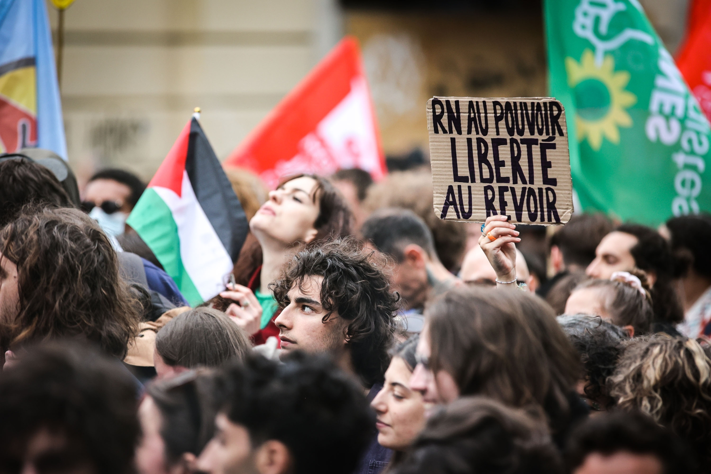L&rsquo;Échec de la Gauche : Barbara Butch et les Fractures qui Déchirent le Pays
